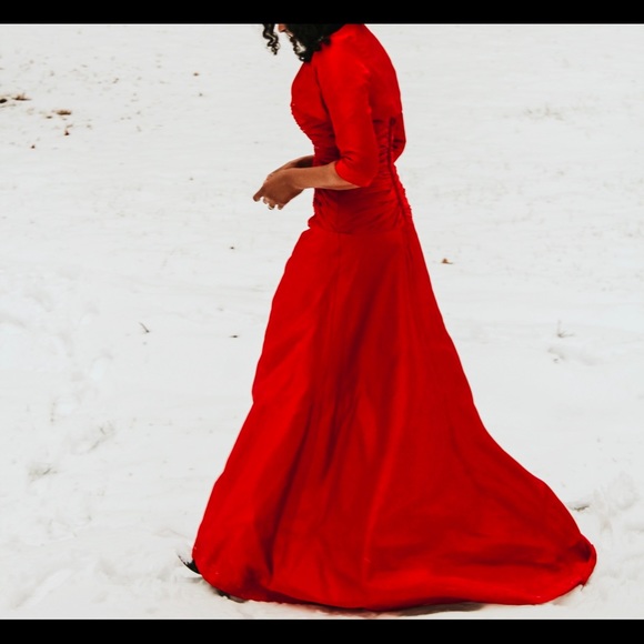 Sweetheart Taffeta Red Gown (prom, wedding, evening, formal event) - Picture 3 of 8